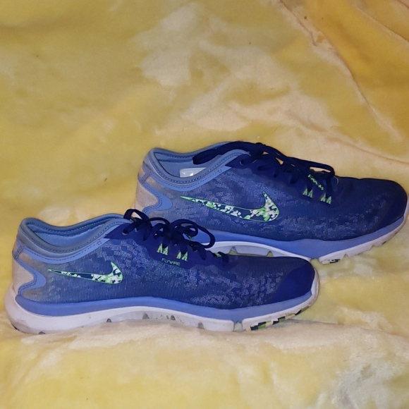 Nike - Picture 1 of 2